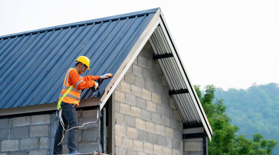 Expert Emergency Roof Repairs services in Lexington, MI